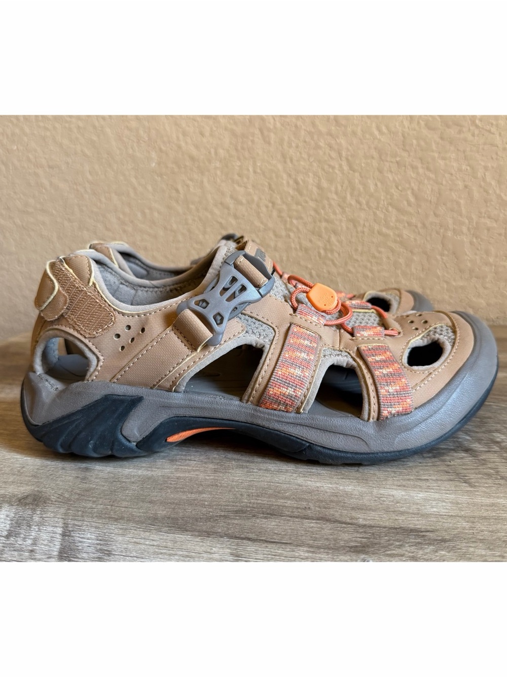 Teva Omnium Water Sandals Womens size 9